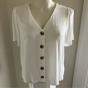 NWT | Kirious | White top